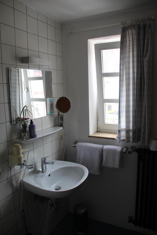 Schildwirtschaft Zum Rothen Ochsen Hotel เลาพ์ไฮม์ ภายนอก รูปภาพ